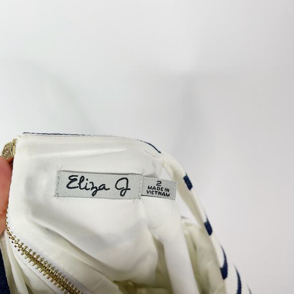 Eliza J 2 Navy Blue White Striped Fit and Flare Dress Pleated Keyhole Pockets - Picture 12 of 14